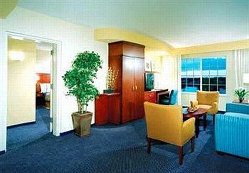 Courtyard By Marriott Fort Lauderdale Airport & Cruise Port Dania Beach Zimmer foto